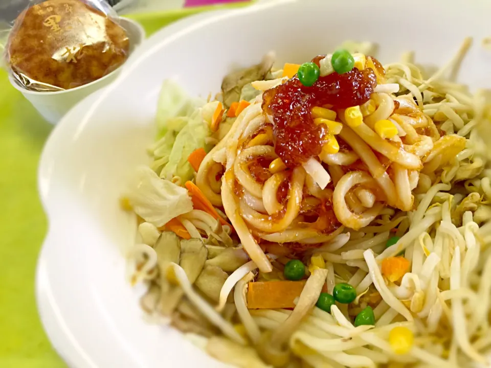 煮凝り風ジュレ掛け 冷やし野菜うどん🍜|マニラ男さん