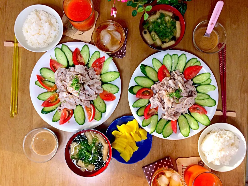 Snapdishの料理写真:Shabu-shabu , miso soup, radish pickles , mixed vegetables and fruits juice early dinner 🙏 Itadakimasu|Babyluv Cabrera Ocampoさん