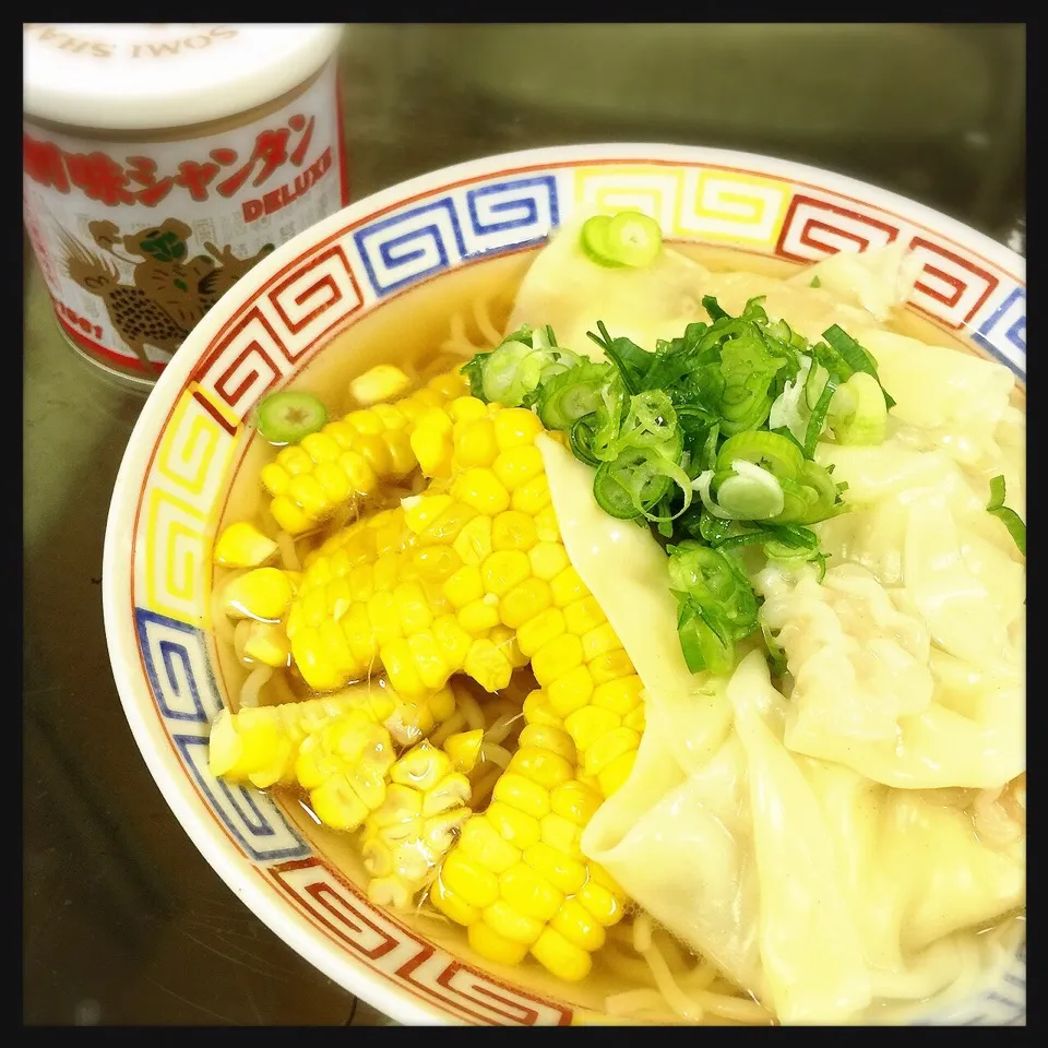 創味シャンタンで雲呑麺💕 やっぱり美味し〜👍自分で作ると雲呑をたっぷりにできるから嬉しい(*´艸`*)|ミーさん