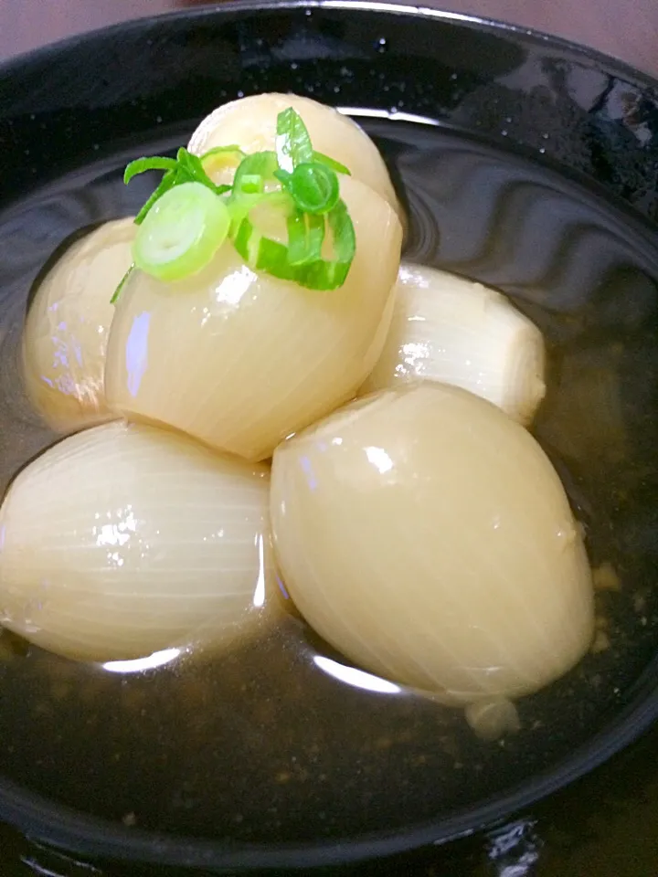 ちっちゃな玉ねぎ丸ごとコンソメ煮|Yukoさん