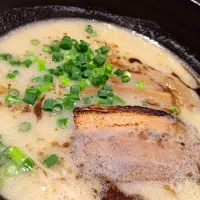 Snapdishの料理写真:とんこつラーメン|ともさん