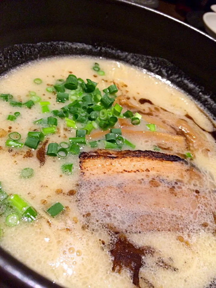 とんこつラーメン|ともさん