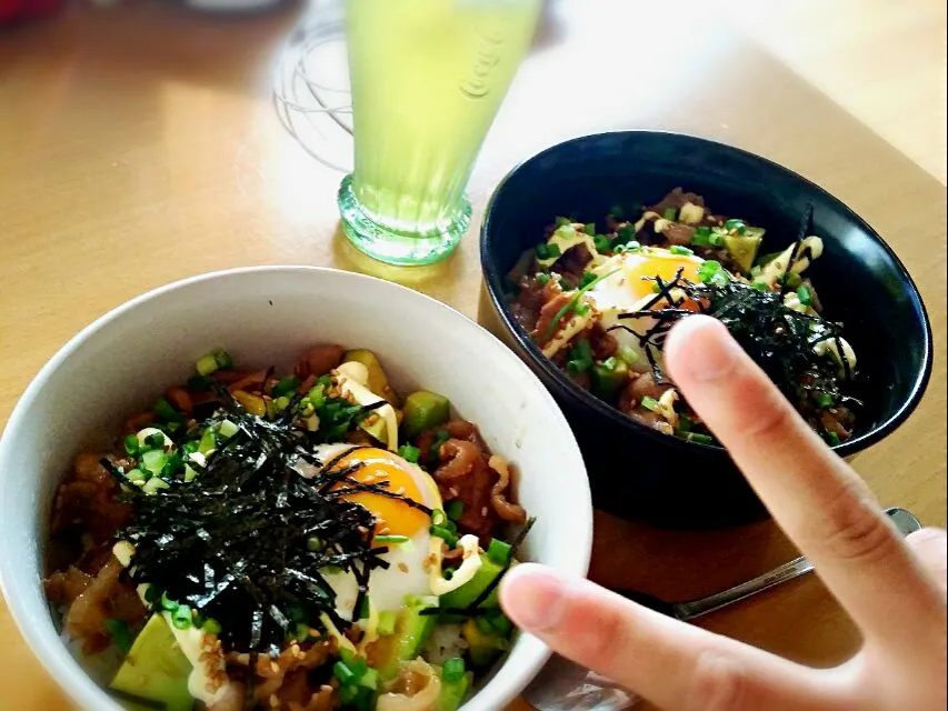 アボガドと豚肉の丼🍔|佳奈さん