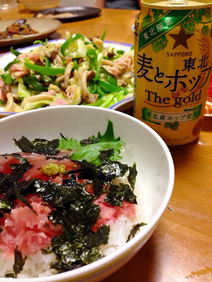 晩ご飯  マグロ丼、野菜炒め、ビール😍|Yu Yu mamaさん