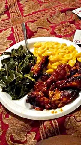 Barbecue Chicken, Mac N Cheese, Collard Greens W/ Smoke Turkey...Mmmmm|Sheila Harrisさん