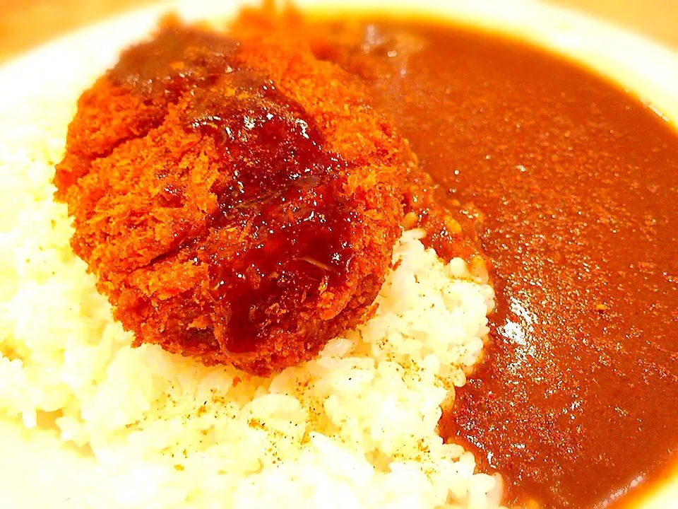 Snapdishの料理写真:メンチカツカレー|Food is lifeさん