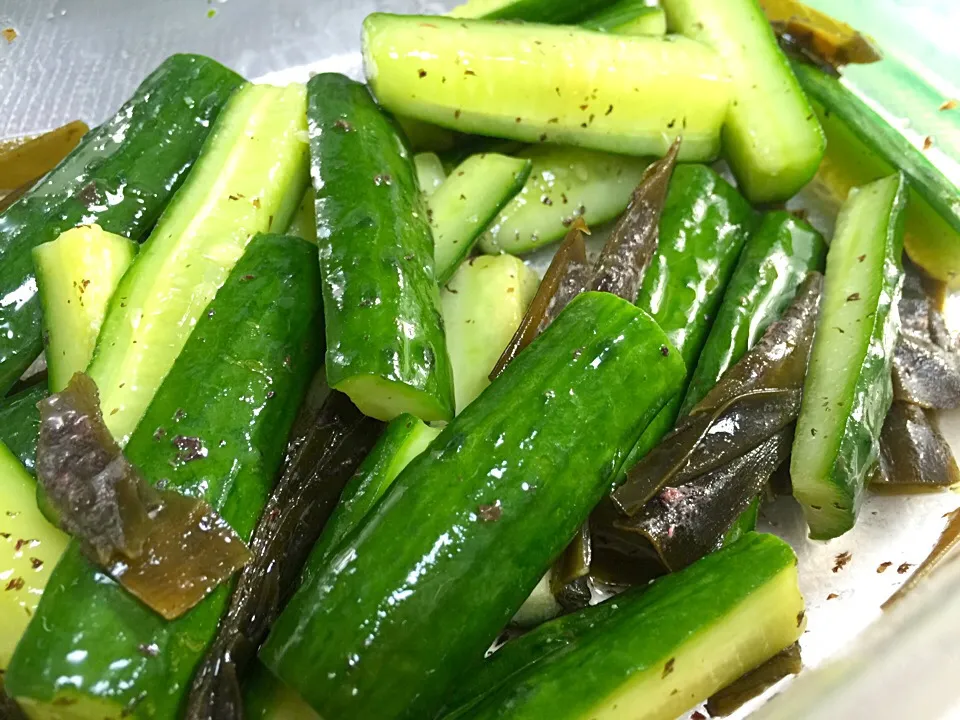 Kombu &  cucumbers pickles|yeni kartikasariさん