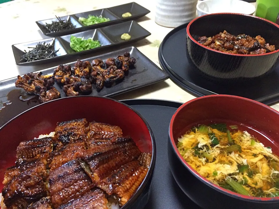 Snapdishの料理写真:鰻の錦の鰻で、自宅で、櫃まぶしと特上鰻重と肝焼き❤️|makoさん