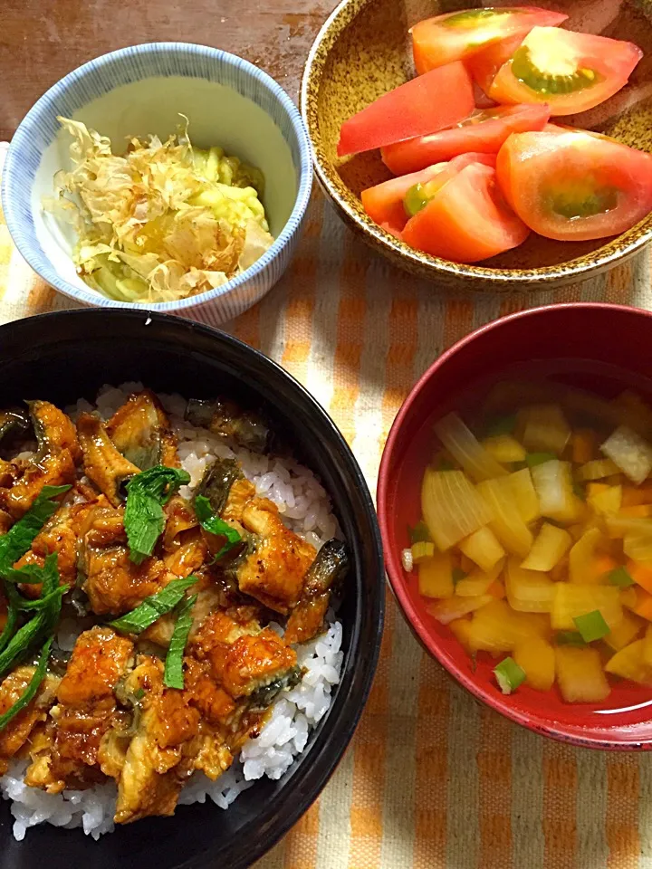 鰻丼 澄まし汁 焼き茄子 トマト|掛谷節子さん