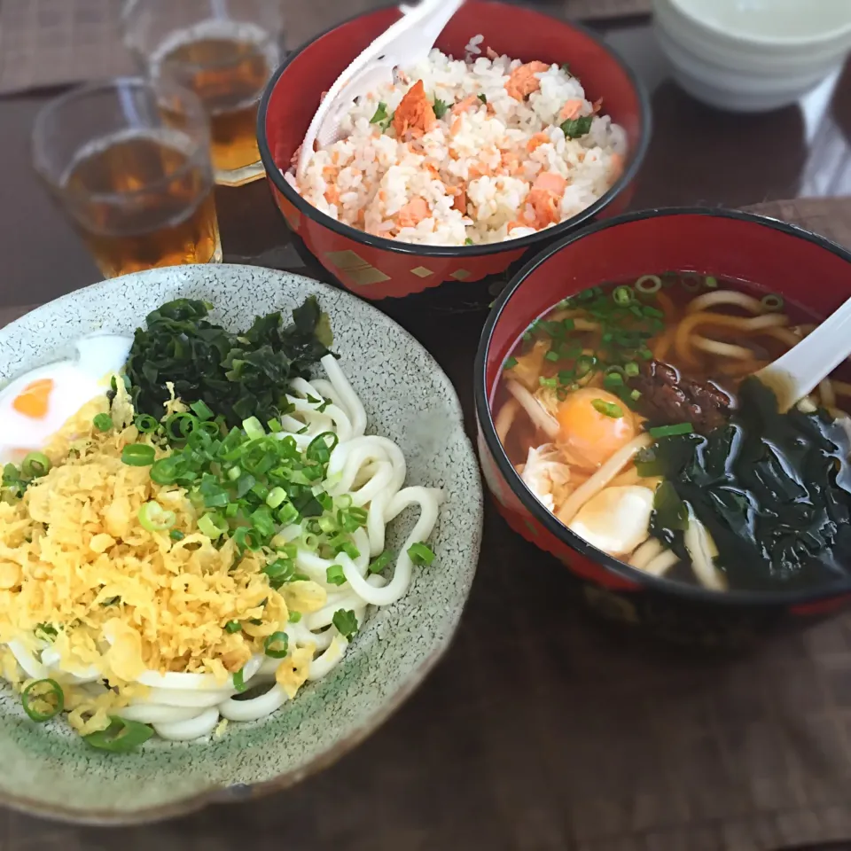 Snapdishの料理写真:冷やしたぬき、梅うどん（温）、鮭ごはん|純さん