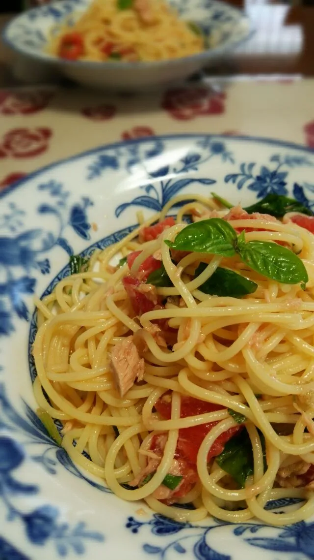 Snapdishの料理写真:🍅トマトとツナの冷製パスタ🍝|Mihoさん