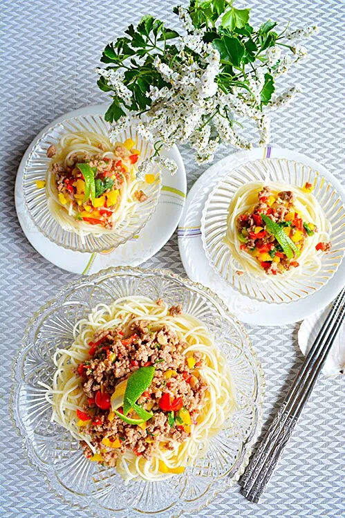 Snapdishの料理写真:キラキラ！ ひき肉と夏野菜のあんかけそうめん  #金魚の肴  #夏麺  #スタミナ|青山金魚さん