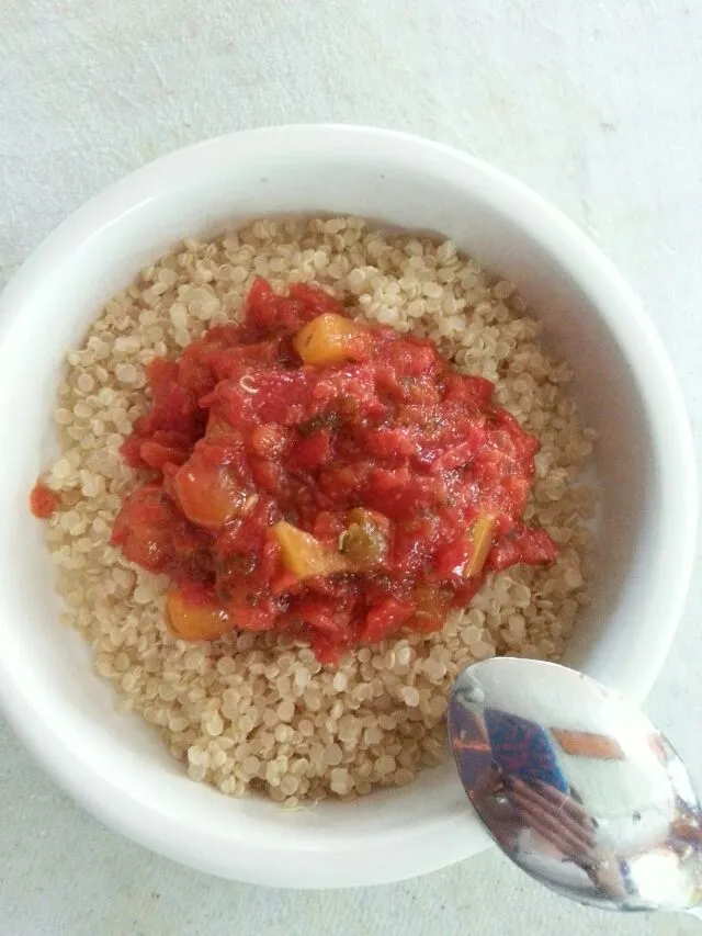 mango jalapeño quinoa salad.|Polly Gelfusoさん