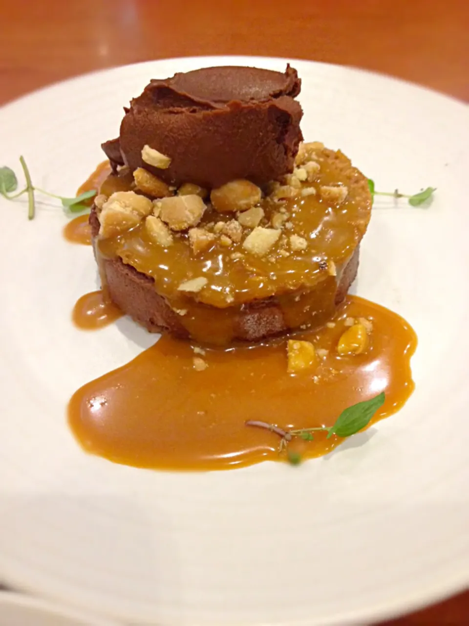 dessert salted caramel almond chocolate|Yvonne Yvonneさん