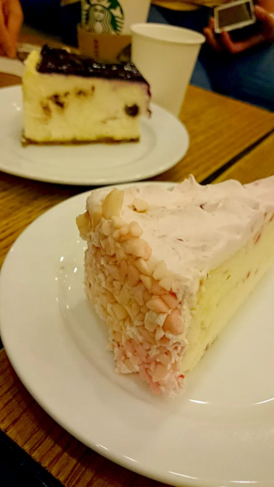 Blueberry cheesecake and Strawberry shortcake..|bonnieさん