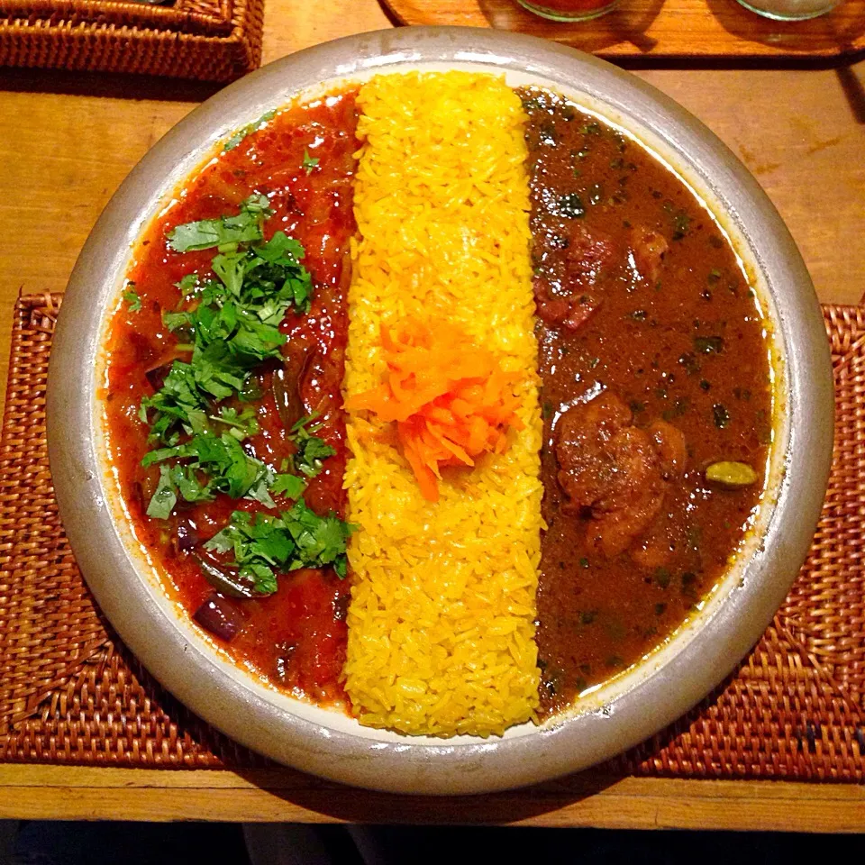 豆と揚げナスのトマトカレー＆チキンカレー|ハギーさん