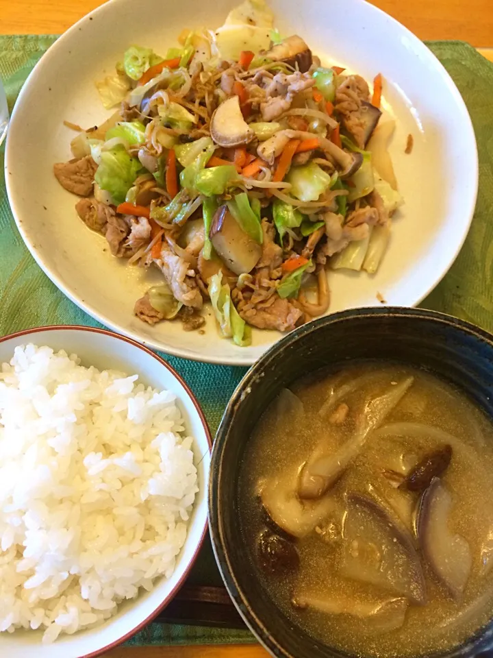 Snapdishの料理写真:野菜炒め昼ご飯|hiromangeさん