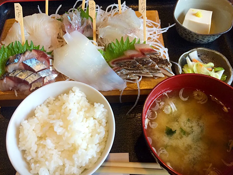 刺身定食✳︎ヒラメがうまかったー|やました まみさん