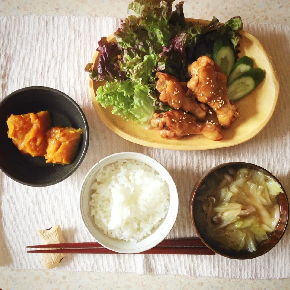 昼ごはん 手羽元の照り煮 かぼちゃ煮物 水餃子スープ|はやしさん