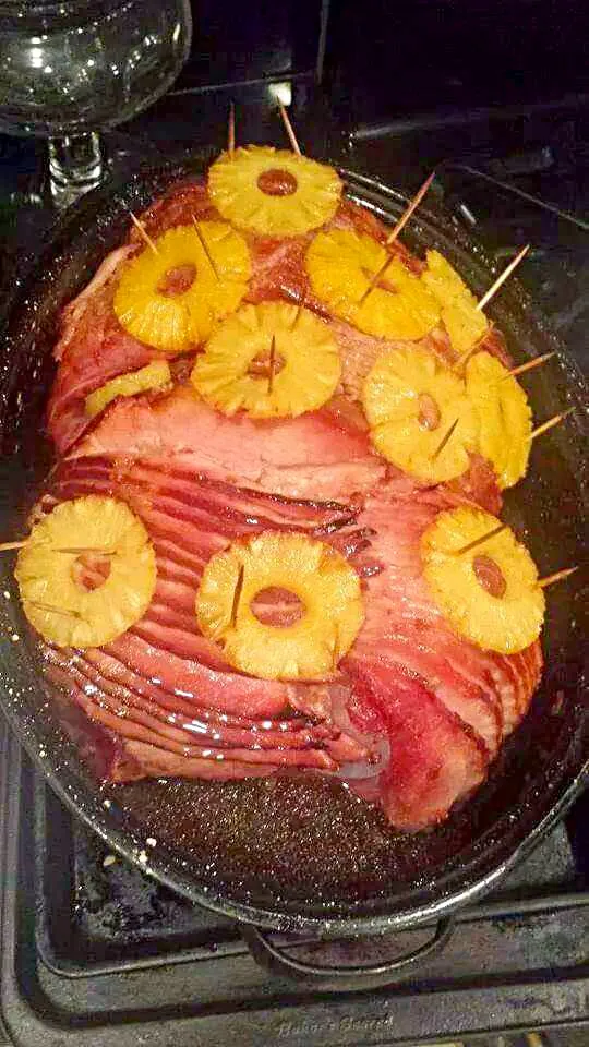 Glazed Brown Sugar Ham W/ Pineapples|Sheila Harrisさん