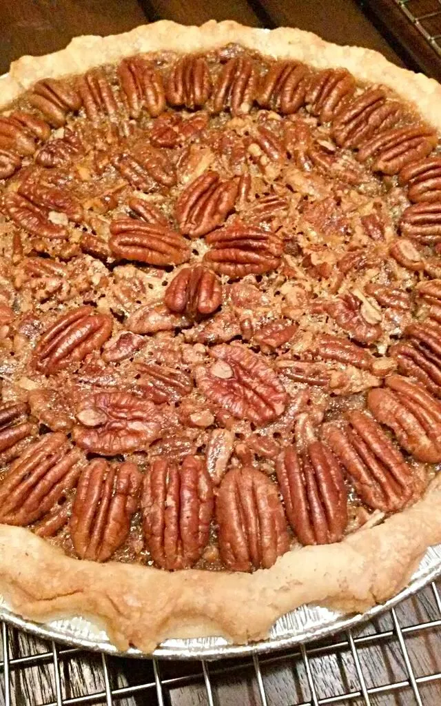 My Mom's Southern Bourbon Pecan Pie #Dessert #Cake/Pie #Dinner #SundaySuppers with Family and Friends ❤ 😊 ❤|Alisha GodsglamGirl Matthewsさん