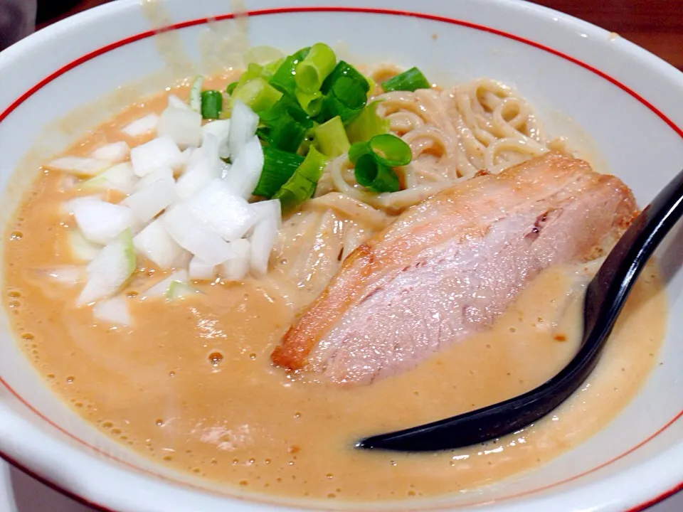 鶏濃厚ラーメン|エロマニエルさん