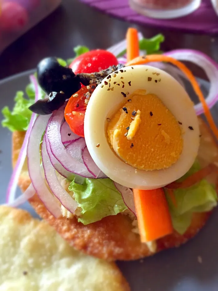 Snapdishの料理写真:Tostadas with veggies|Ritsuko Rogersさん