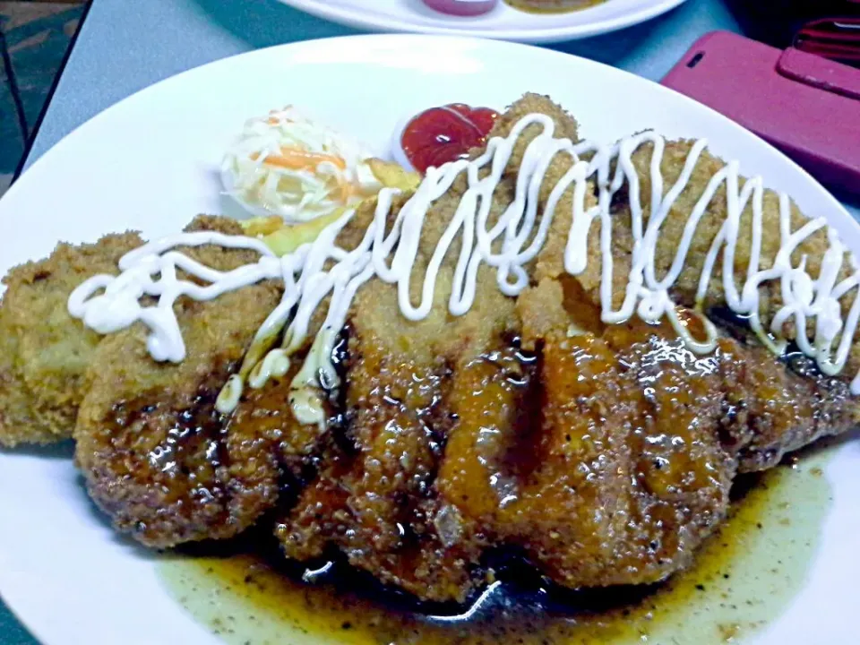 Giant Chicken Chop|Diane Seraさん