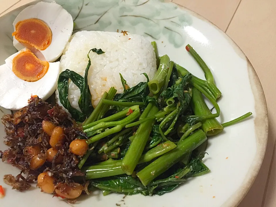 Morning glory lunch, salted egg, Teri Kacang sambal|yeni kartikasariさん