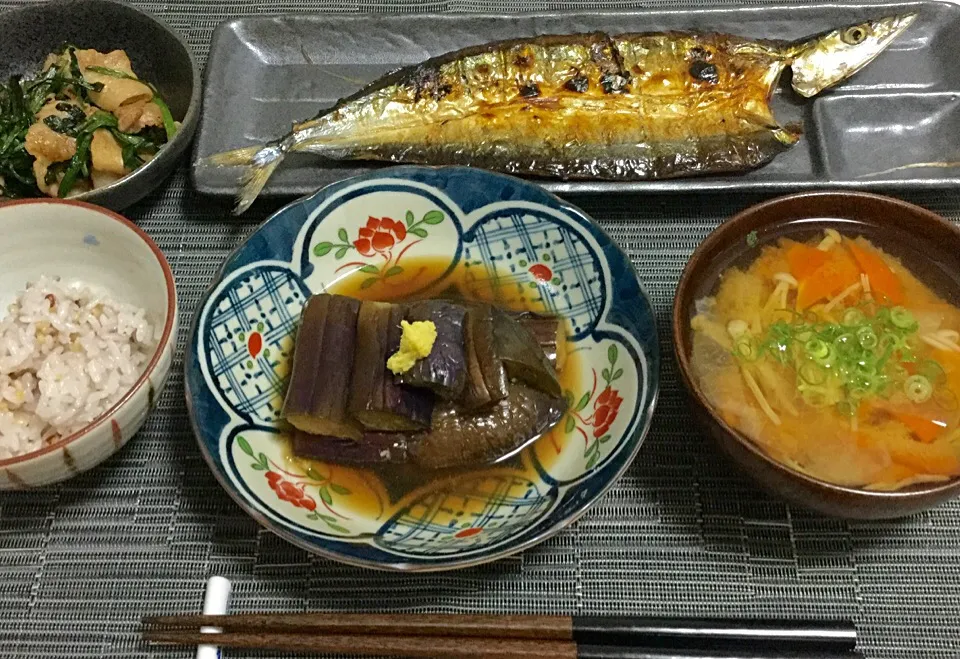 Snapdishの料理写真:旦那の主夫週間 今日の晩ご飯    秋刀魚定食|おくちゃんさん