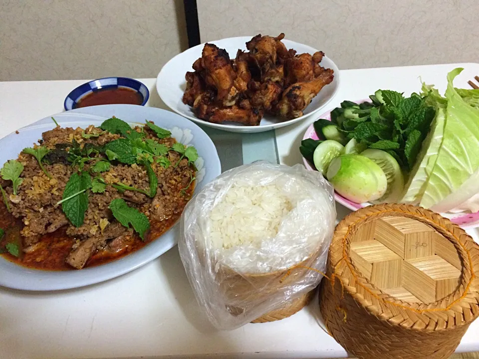 วันนี้ลาบเหนือ ข้าวเหนียว ไก่ทอดค่ะ|Michii  Nitikanさん