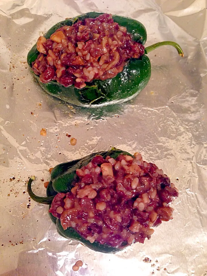 Meatless Monday rice, beans, and mushroom stuffed poblano peppers|sarah wagsさん