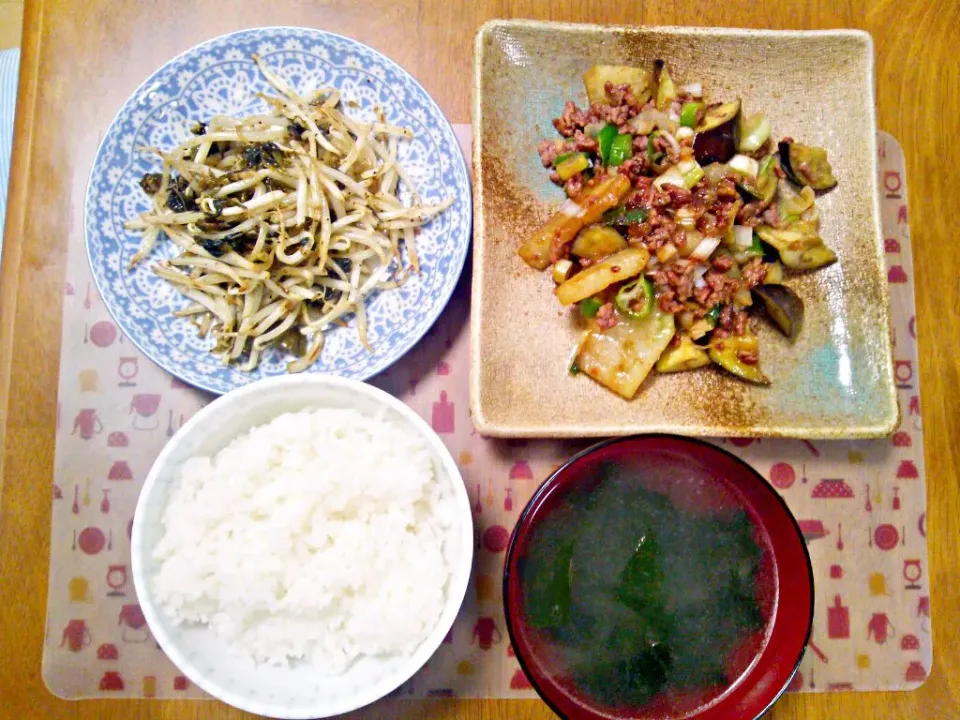 ７月２４日 冬瓜となすとひき肉のソース炒め もやしと辛子高菜の炒めもの わかめスープ|いもこ。さん