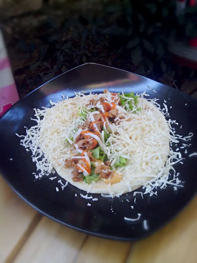 Snapdishの料理写真:chicken cheese tacos

 #chiken #cheese #taco #food #kuliner|wisnu kurniantoさん