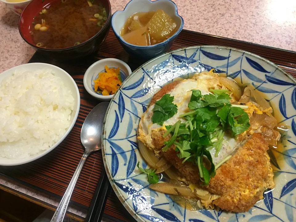 甘味屋さんの日替わり定食。今日はかつとじ。|liccaさん