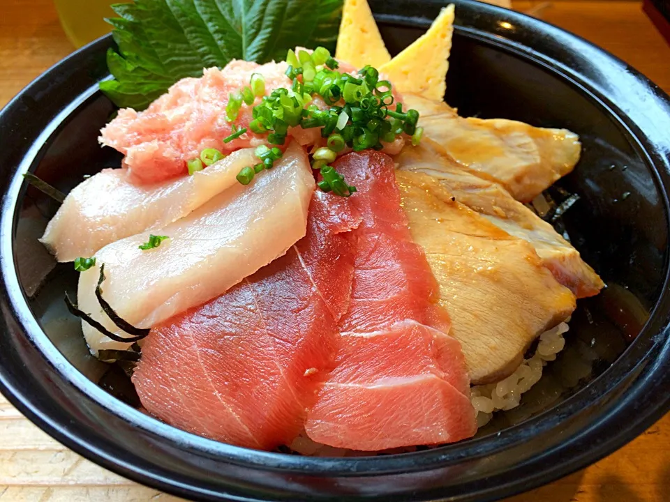 清水港みなみ ぜいたくマグロ丼|もうちゃんさん