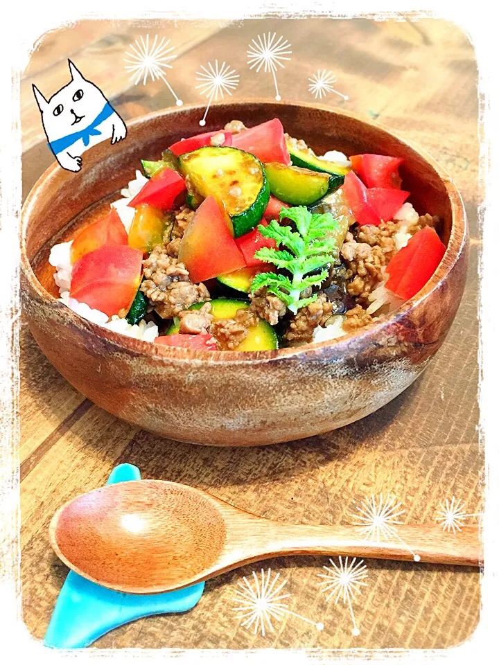 Snapdishの料理写真:ズッキーニ夏野菜そぼろあんかけ丼|Miho Fujikiさん