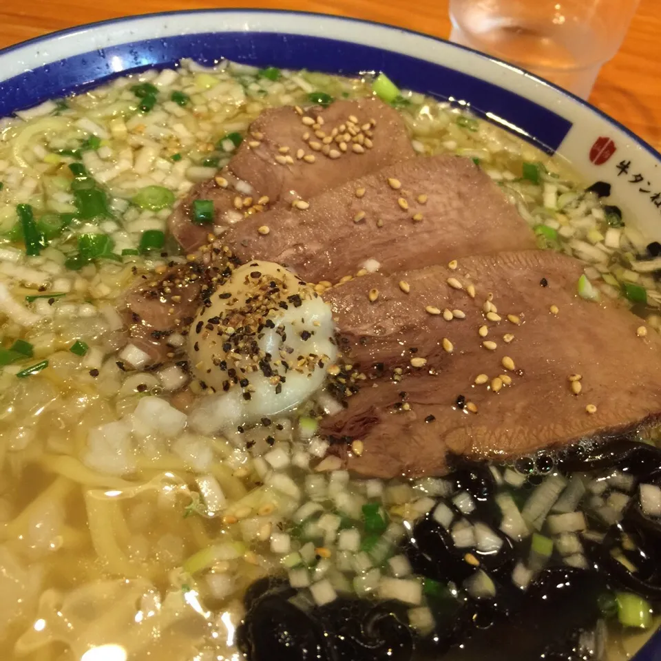 キャナルシティ博多のラーメンスタジアムで食べる仙台ラーメン㐂蔵の「牛タンネギ塩ラーメン」|織友さん