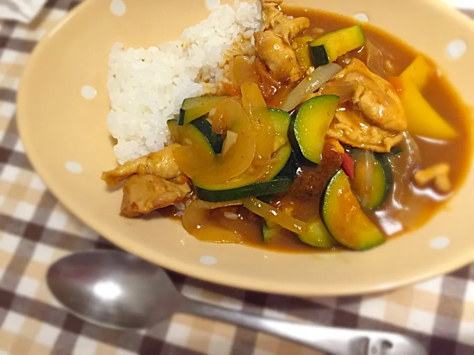 Snapdishの料理写真:ココナッツオイルの夏野菜カレー|ayaconさん