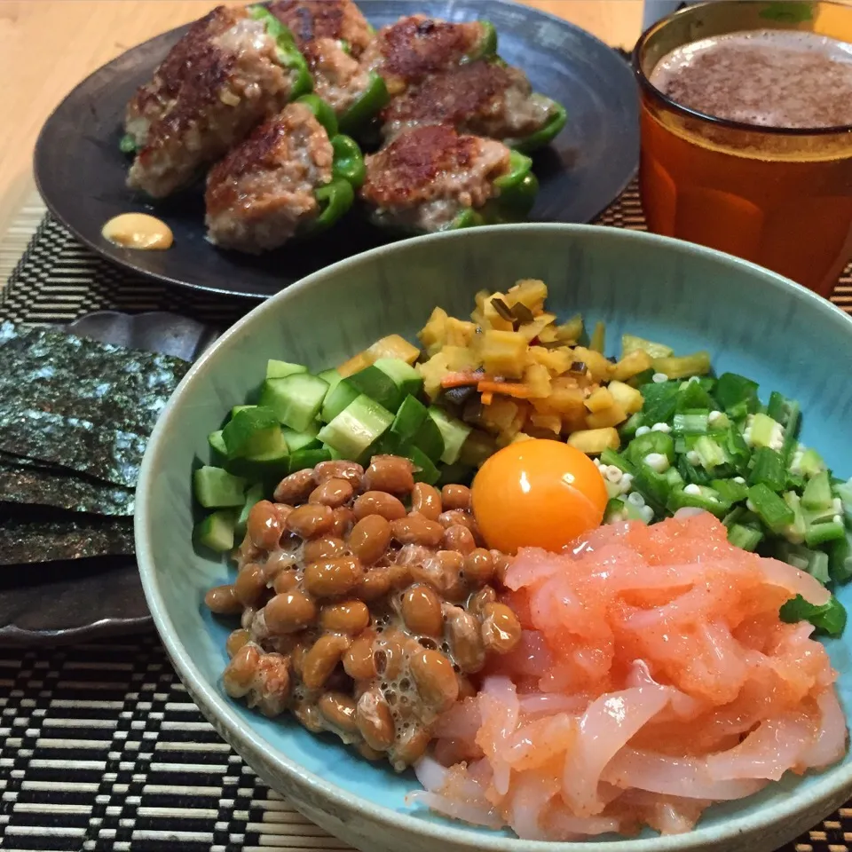 Snapdishの料理写真:ばくだん海苔巻き、ピーマン肉詰め|maruruさん