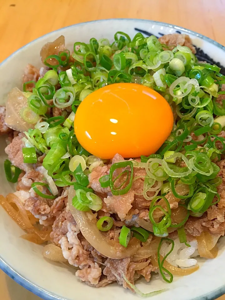 Snapdishの料理写真:ネギ玉牛丼|沖縄「ピロピロ」ライフさん