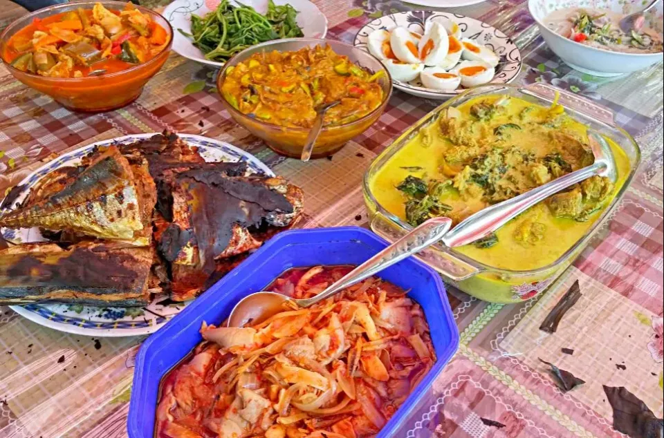 Snapdishの料理写真:Lauk Pauk Kampung|FooDin'sさん