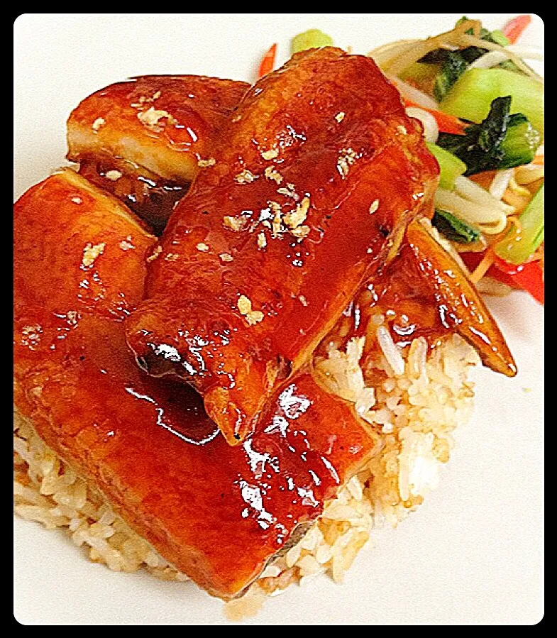 Eel on Garlic Fried Rice|Koi Jeerananさん