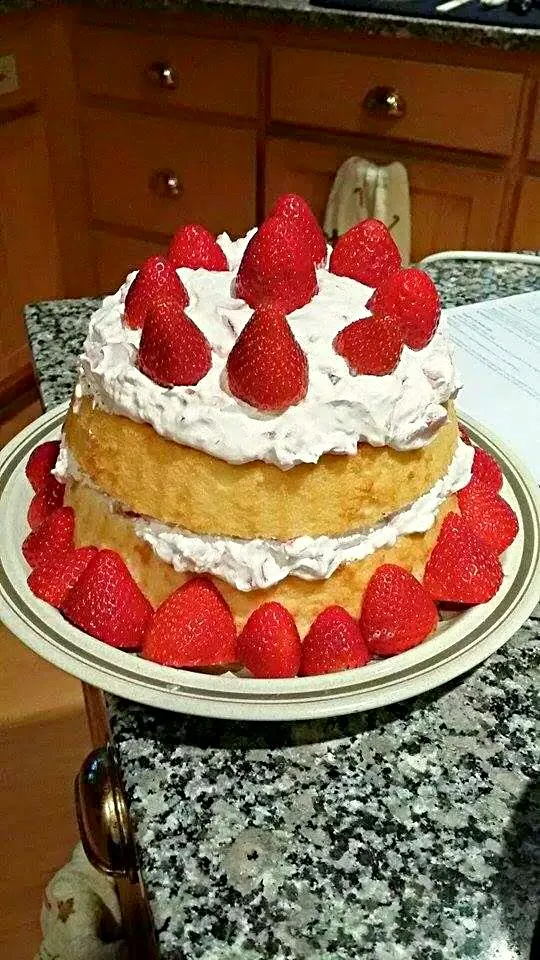 Strawberry Shortcake W/Extra Whipp Cream|Sheila Harrisさん