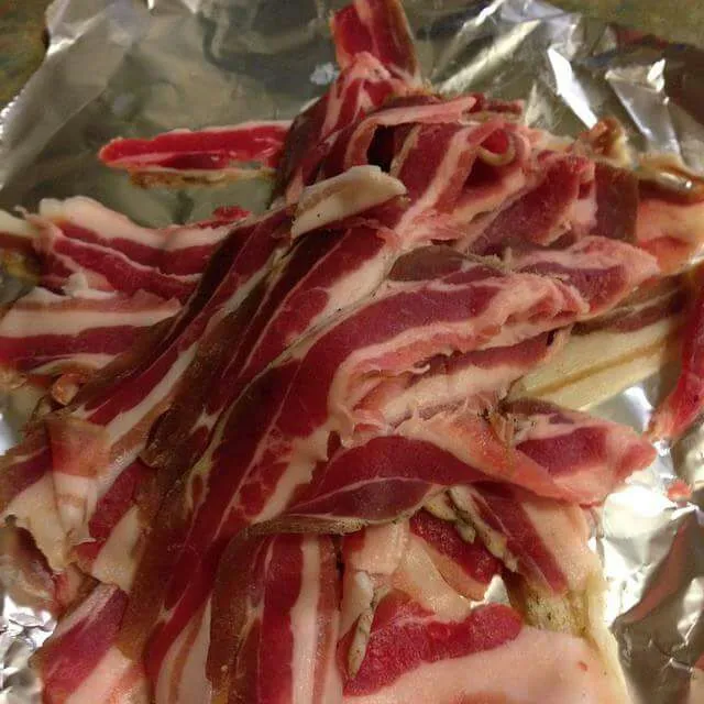 bacon from the belly of two black pigs|CHUENCHAIさん