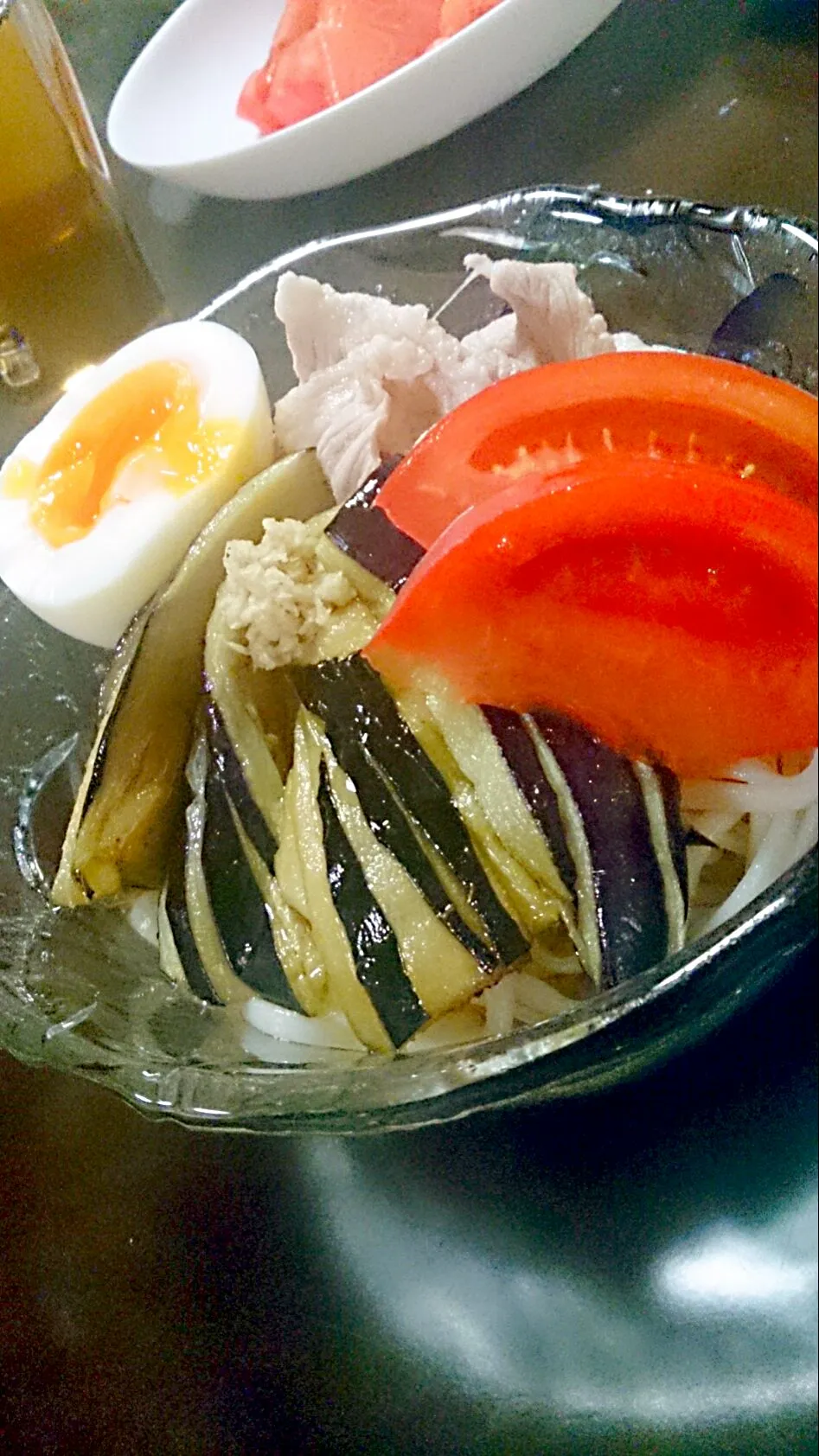 Snapdishの料理写真:揚げナスと豚しゃぶのぶっかけうどん|蜜柑さん