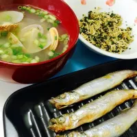 Snapdishの料理写真:ししゃも&あさりの味噌汁&大根葉ふりかけ|ちょきさん