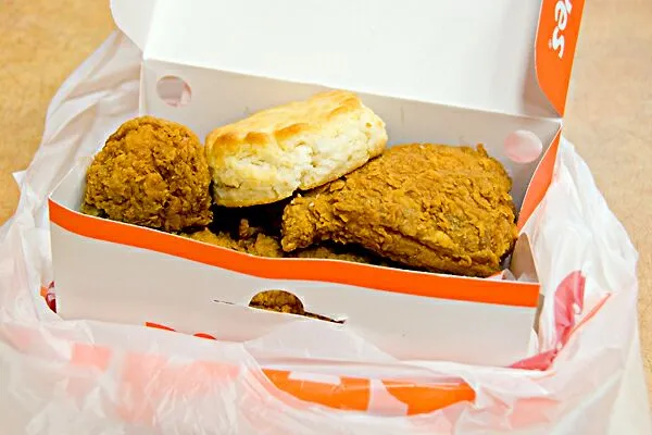 After leaving Radiation Treatment some days Popeyes Fried #Chicken #Dinner is a Must #Chicken with their Awesome Buttermilk Biscuits #Bread 😆|Alisha GodsglamGirl Matthewsさん