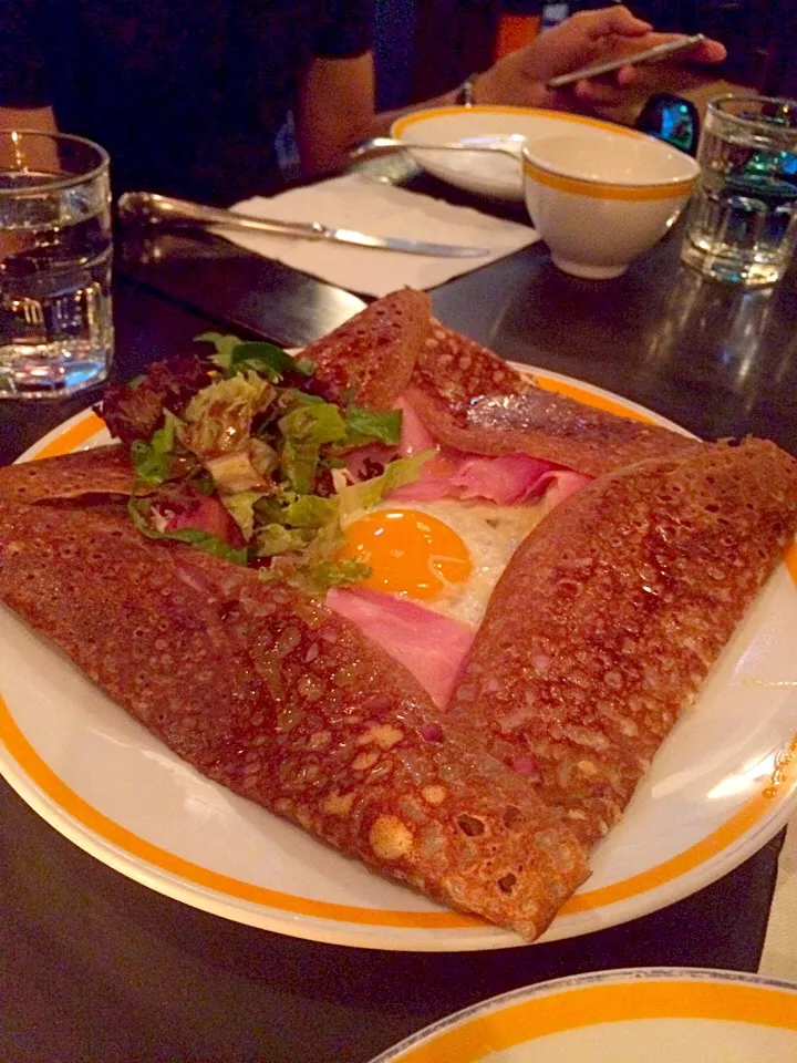 Snapdishの料理写真:Ham & Egg Crepe|willklhさん