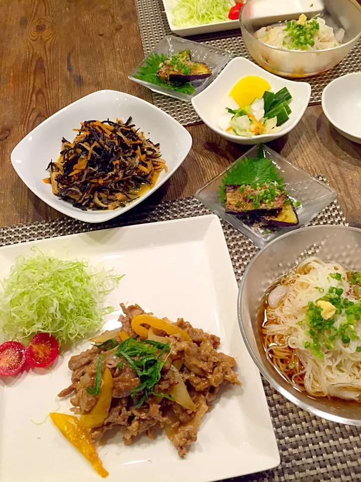 今日は梅干し風味の生姜焼き🐷ひじき、冷製ナスの和風ソテー🍆お漬物🍀お素麺🍃|まみりんごさん